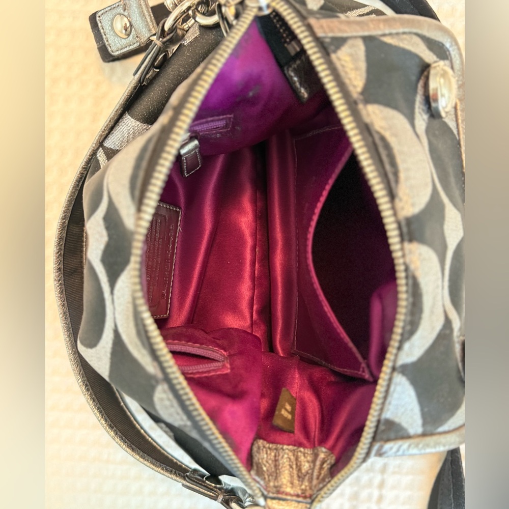 Coach Poppy Signature Lurex Groovy Shoulder Swing Bag Silver and Black Vintage - Picture 8 of 12